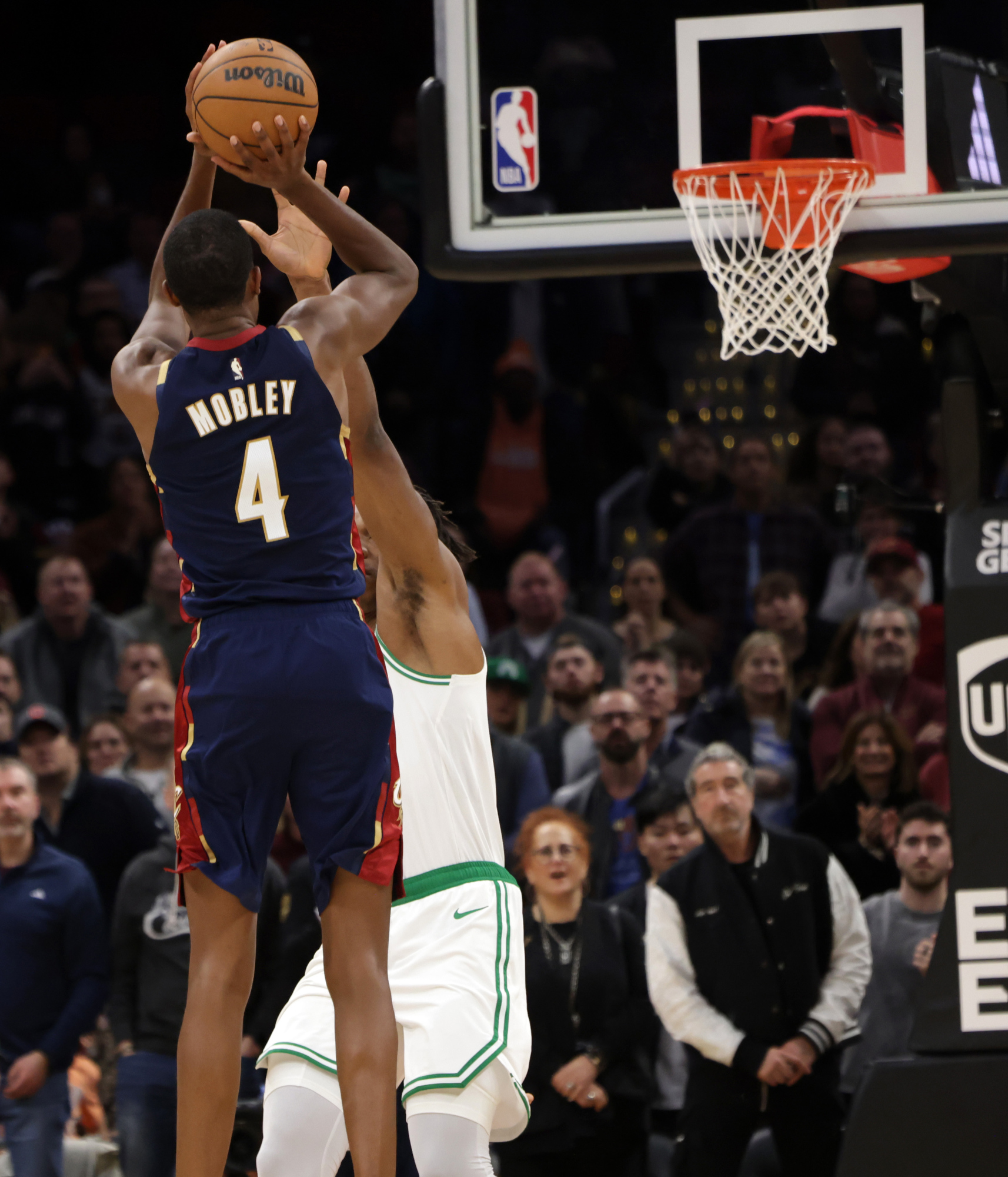 nba action between the cavs and celtics