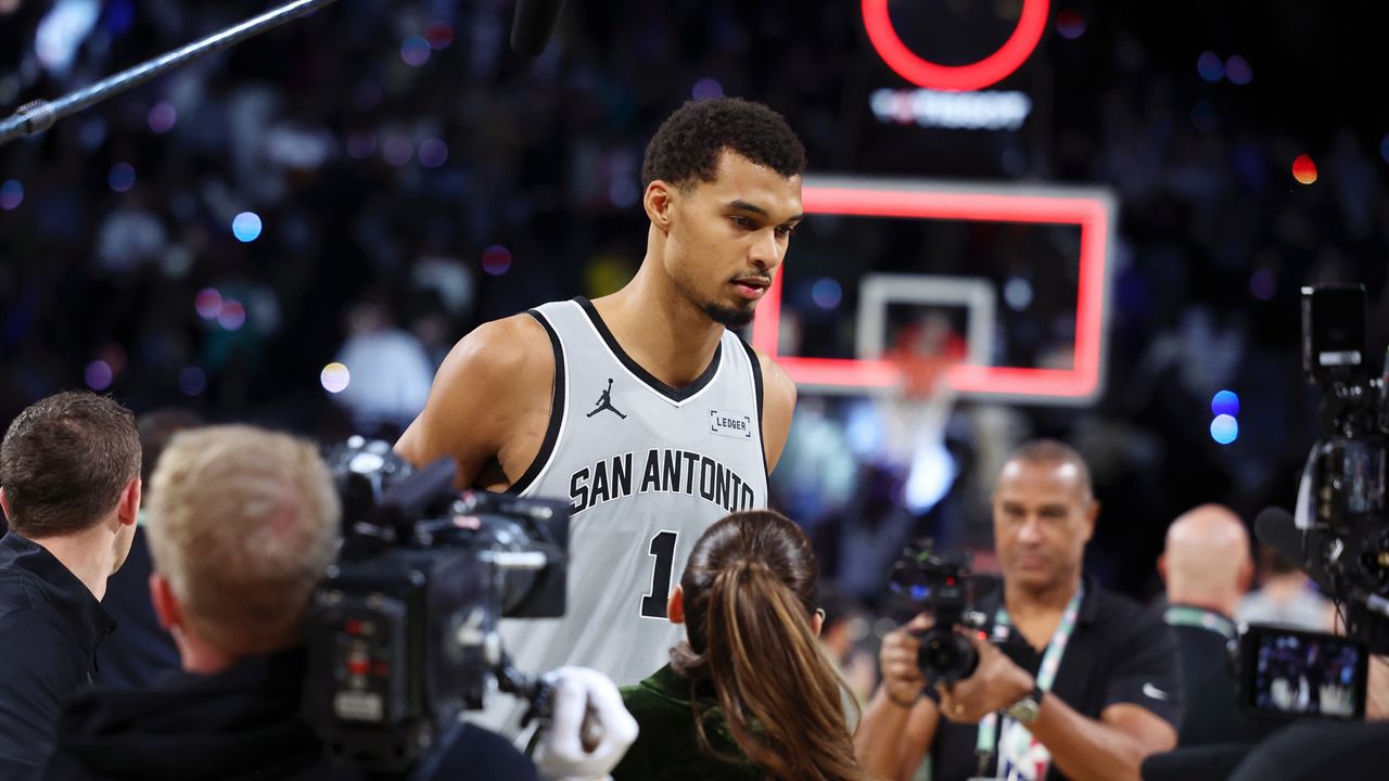 Knicks, Spurs to meet in Tuesday's NBA Cup final for trophy