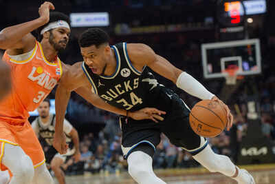 Is Giannis Antetokounmpo playing tonight vs the Washington Wizards? Latest update on the Milwaukee Bucks star's injury report (December 1, 2025)