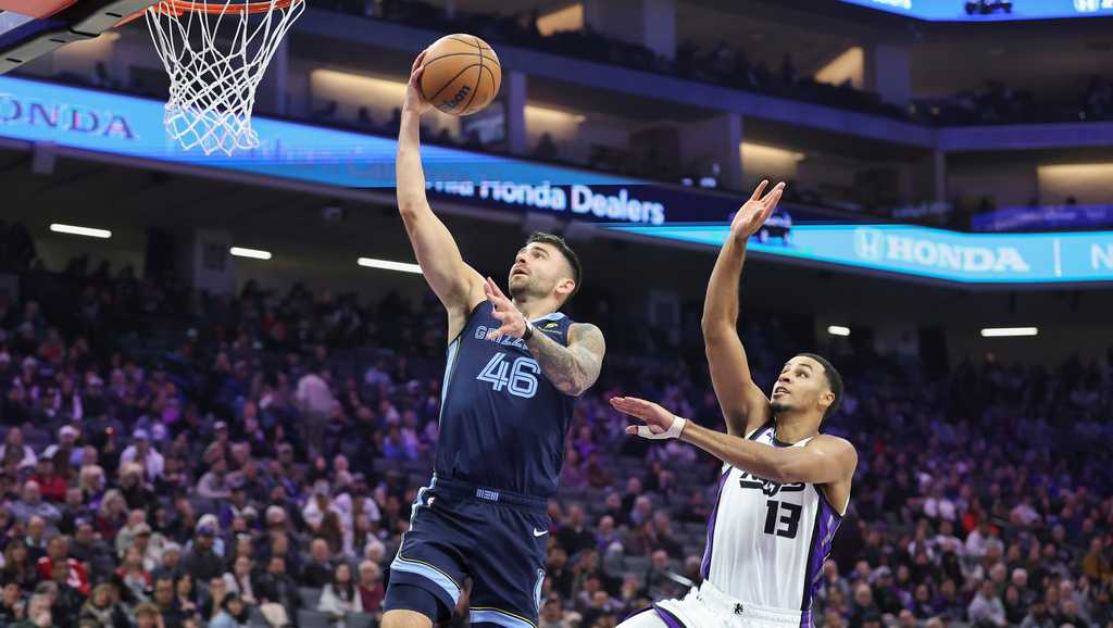 Zach Edey has career-high 32 points to lead Grizzlies past Kings 115-107