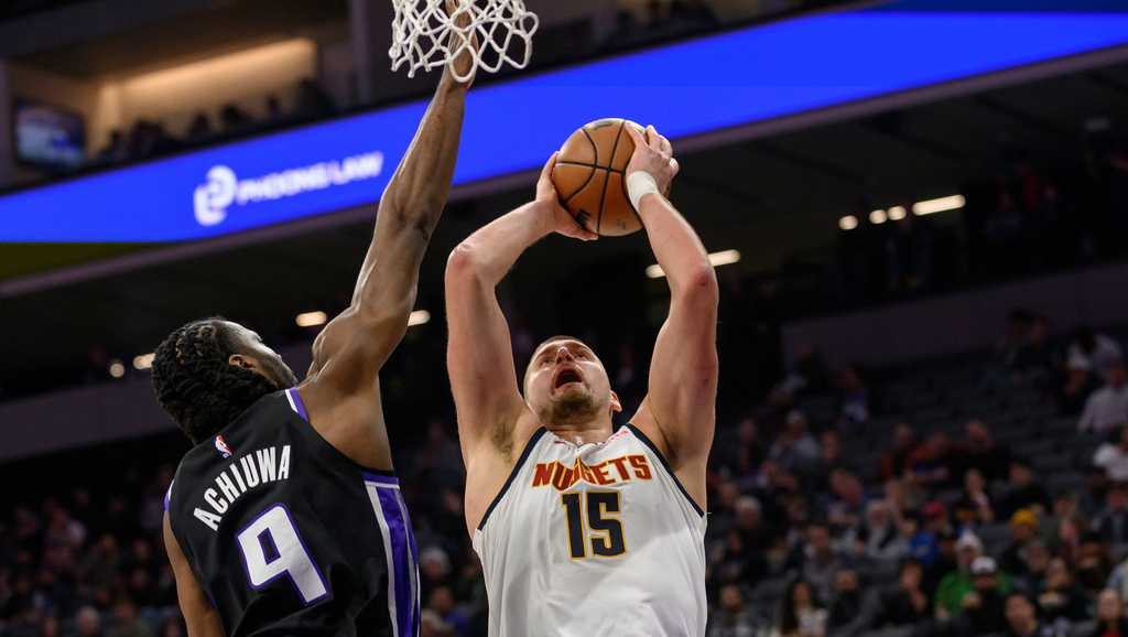 Jokic has 36 points as Nuggets rout Kings 136-105