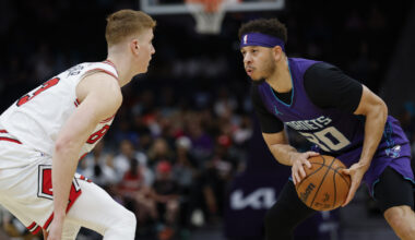 Warriors officially announce signing of Seth Curry