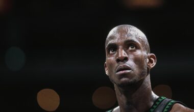 A Fan's Nostalgic Encounter With Kevin Garnett At Timberwolves Event