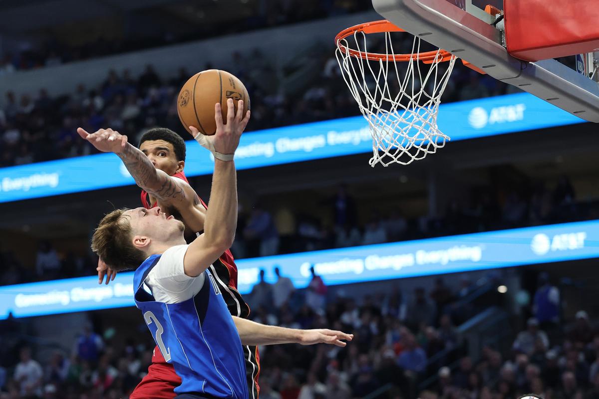 Cooper Flagg Leads Mavericks To Victory Over Miami Heat