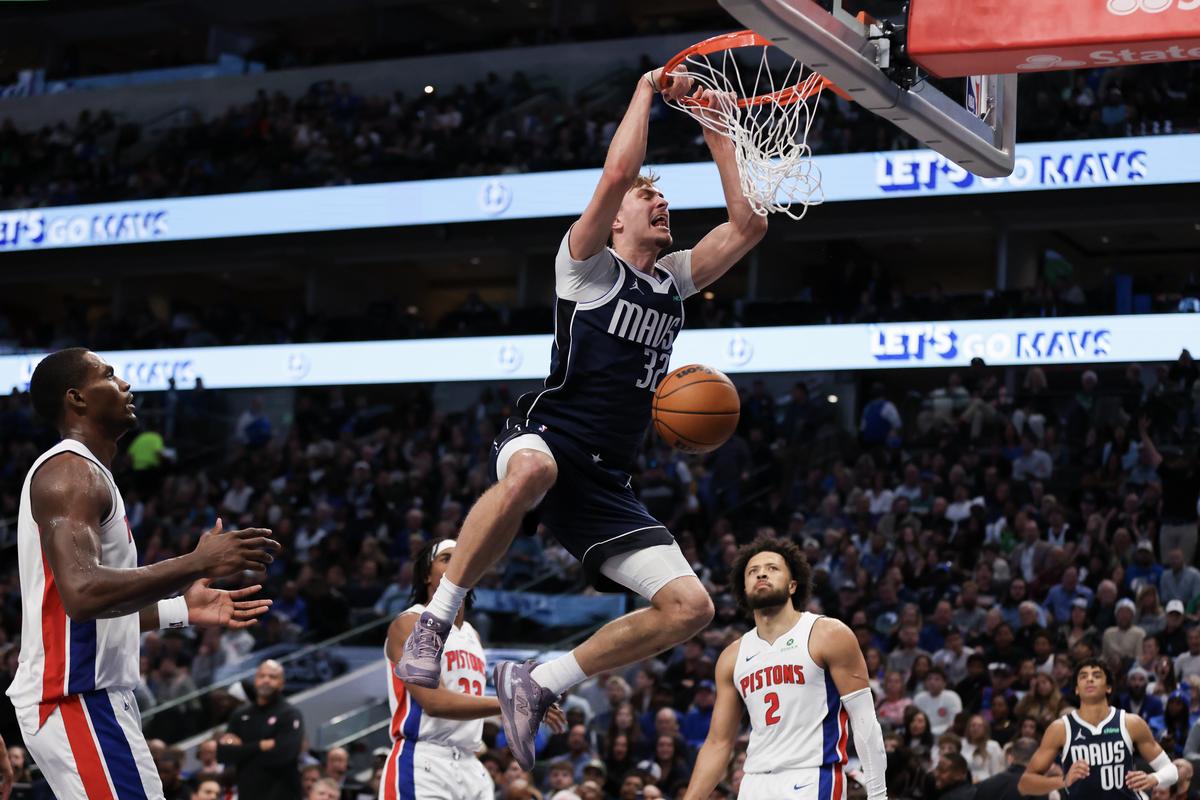 How Cooper Flagg Led Mavericks To Overtime Victory