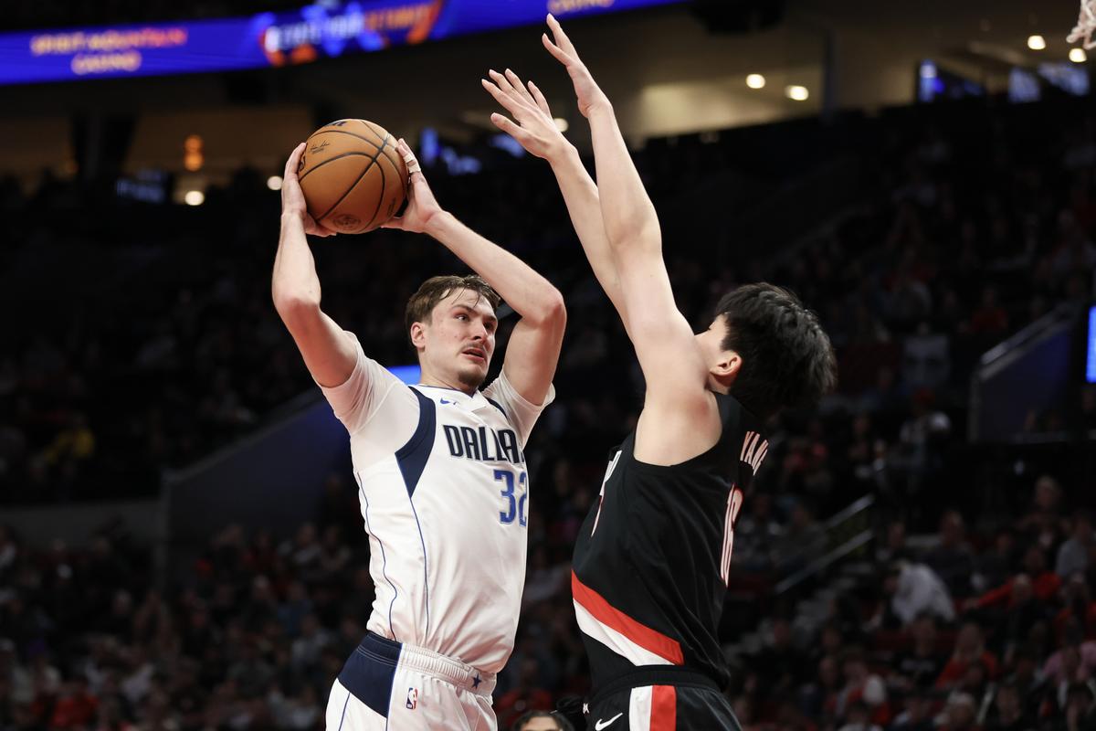 Cooper Flagg's Performance Highlights In Mavericks' Close Loss