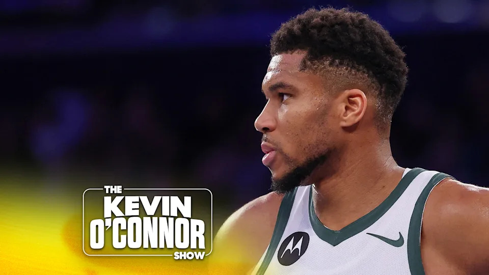 Milwaukee Bucks forward Giannis Antetokounmpo looks back during the second half against the New York Knicks at Madison Square Garden. Credit: Vincent Carchietta-Imagn Images