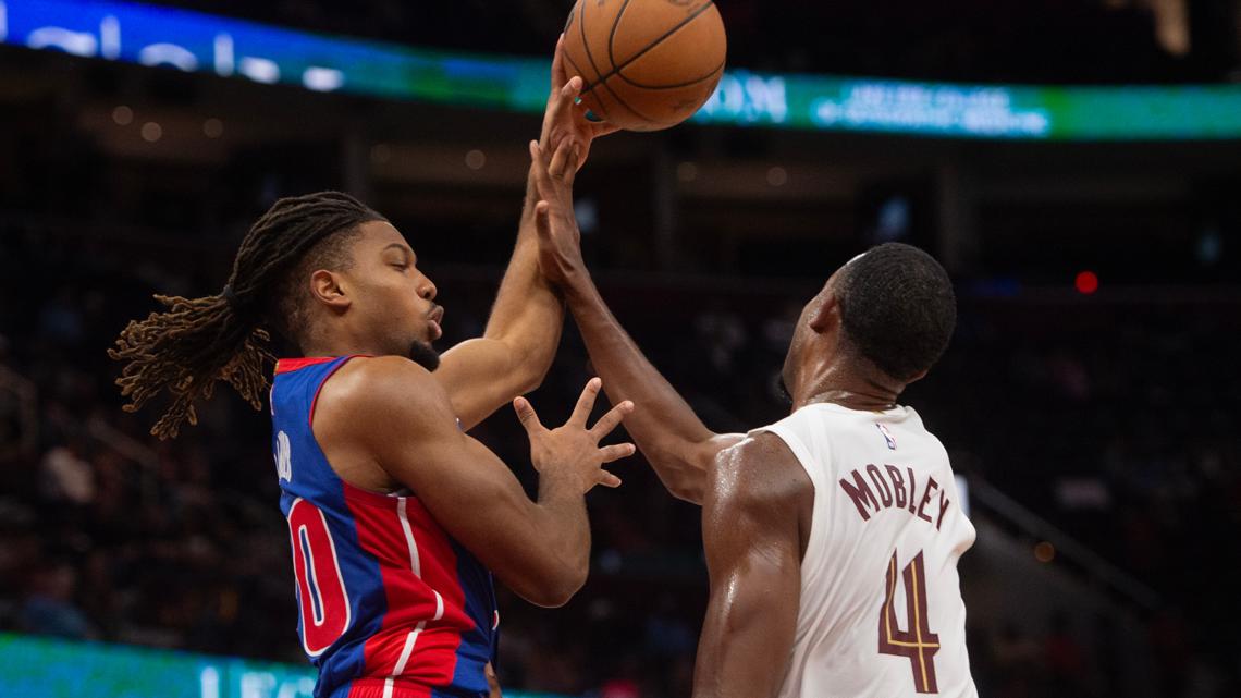 Former Vols star Lanier erupts in 40-point game