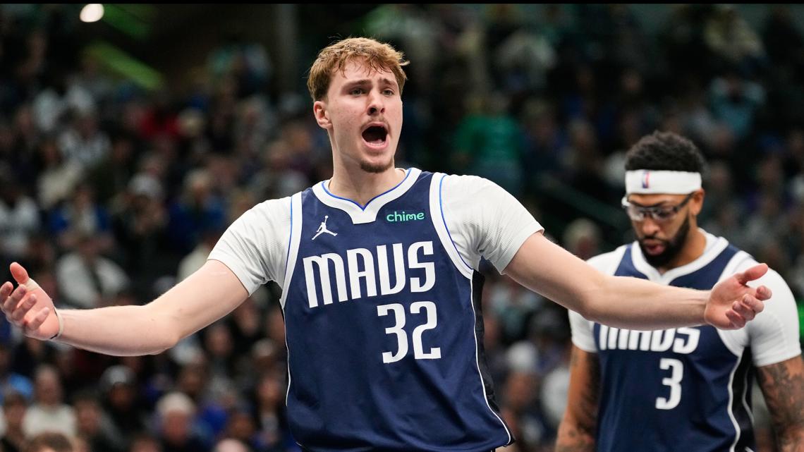 Watch the Dallas Mavericks vs. Golden State Warriors this Christmas