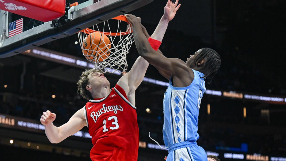 College basketball winners and losers: Kentucky, UNC surge as Memphis skids
