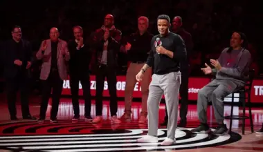The '99-'00 Blazers Squad Get Their Roses