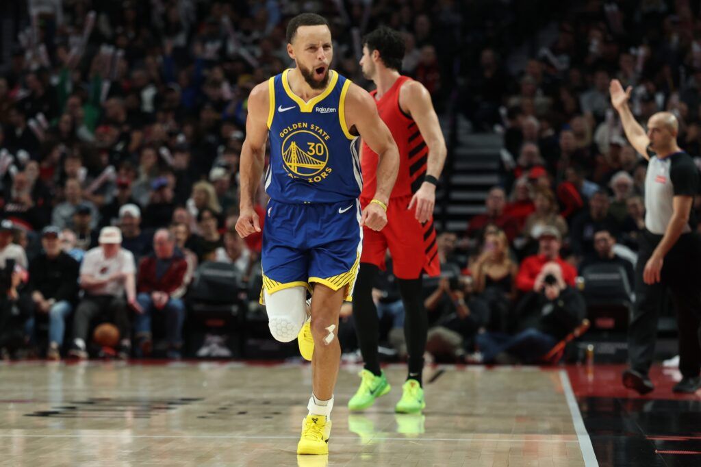 Celtics Legend Says Steph Curry is ‘Best Player of His Era' Over LeBron James