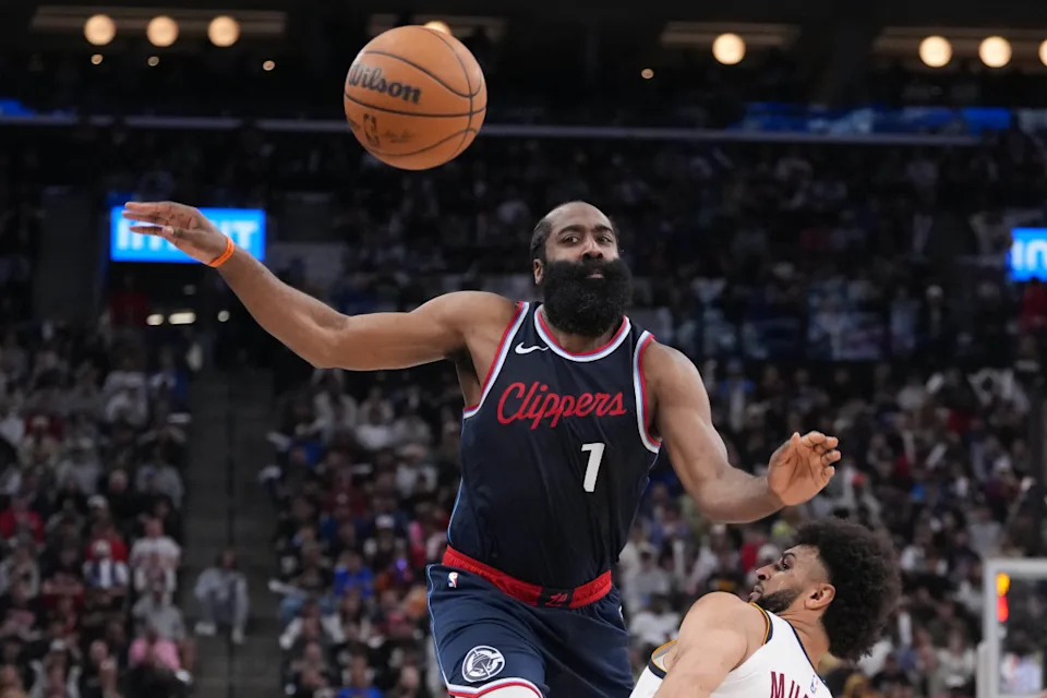 Los Angeles Clippers guard James Harden (1) Kirby Lee-Imagn Images