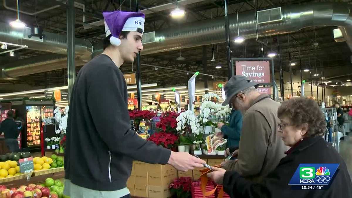 Sacramento Kings players surprise families with holiday shopping spree