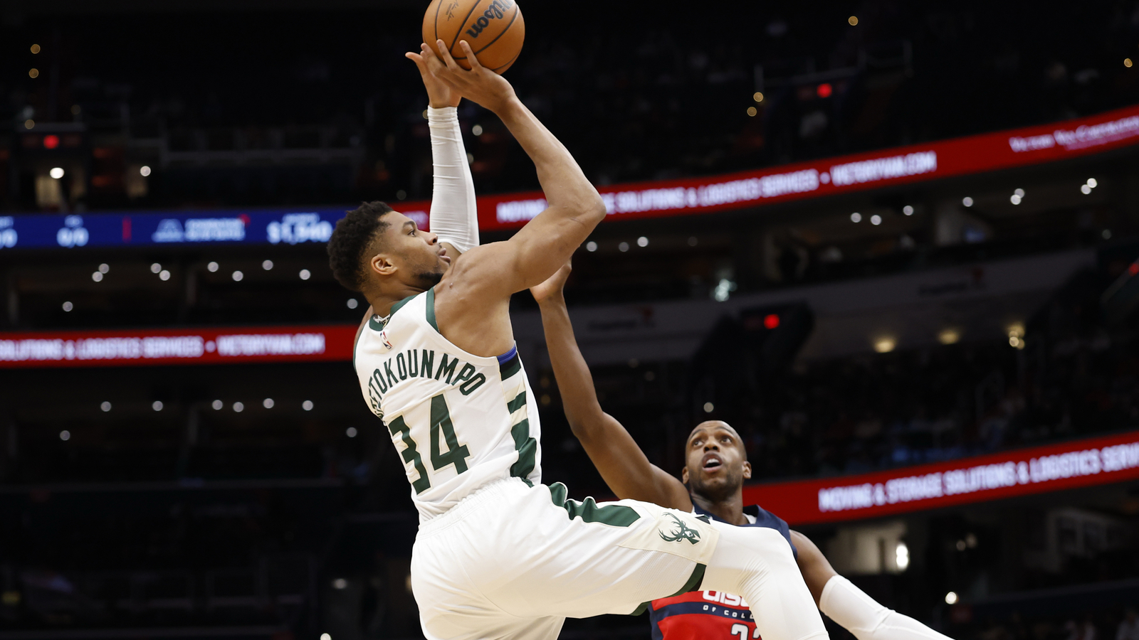 Should the Trail Blazers Trade for Giannis Antetokounmpo?