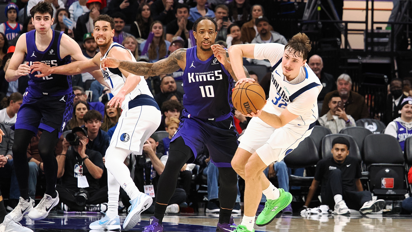 Sacramento Kings Defeat Dallas Mavericks 113-107