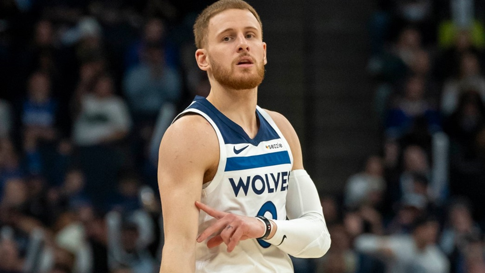 Donte DiVincenzo in his Wolves uniform