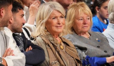 The National Desk dark theme brand icon