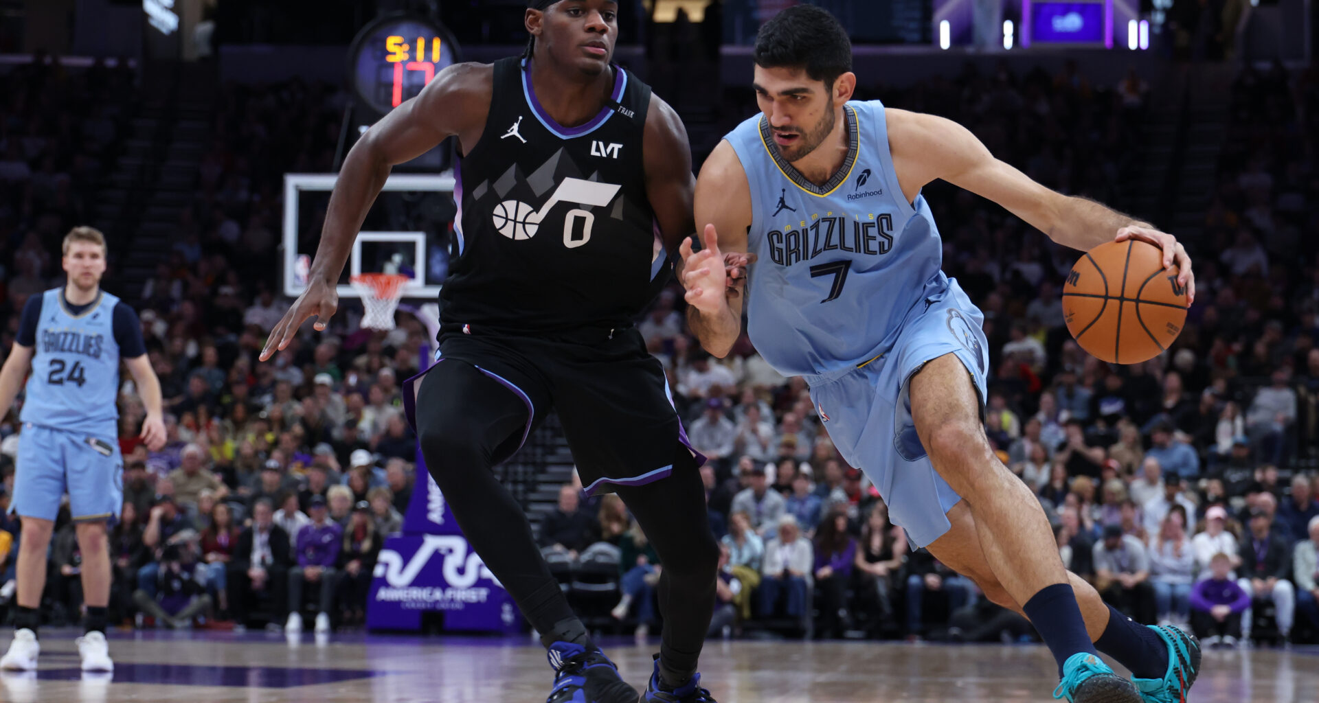 Santi Aldama scores a career-high 37 points, with 7 3-pointers, to lead the Grizzlies past the Jazz