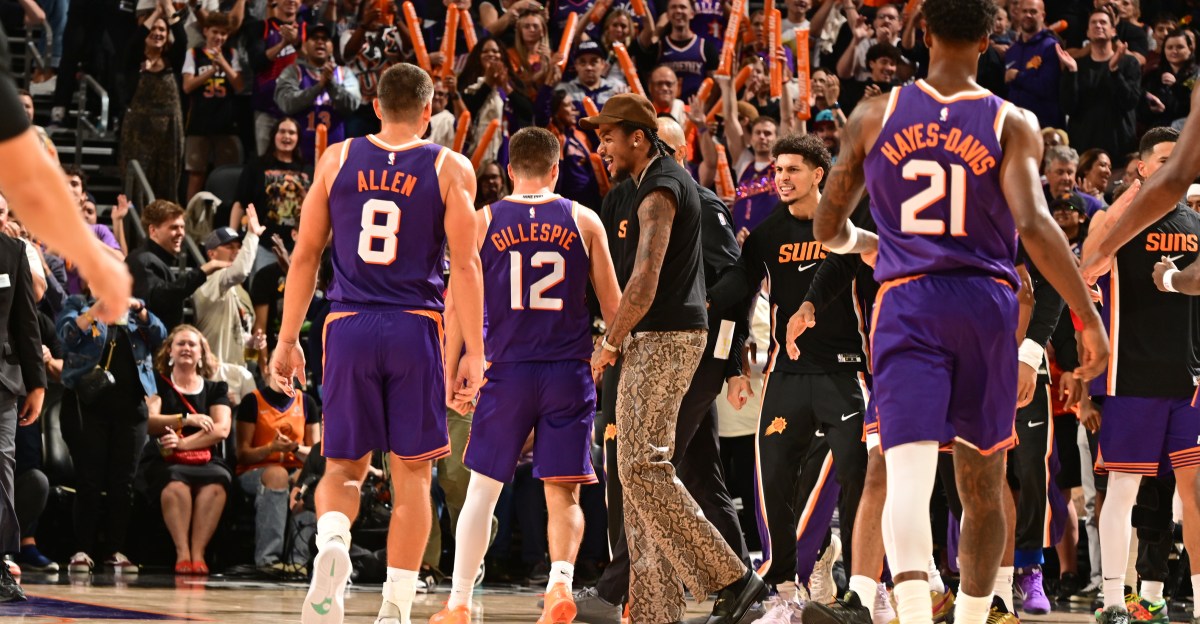 Suns Reacts Survey: How many games do you think the Suns will win?