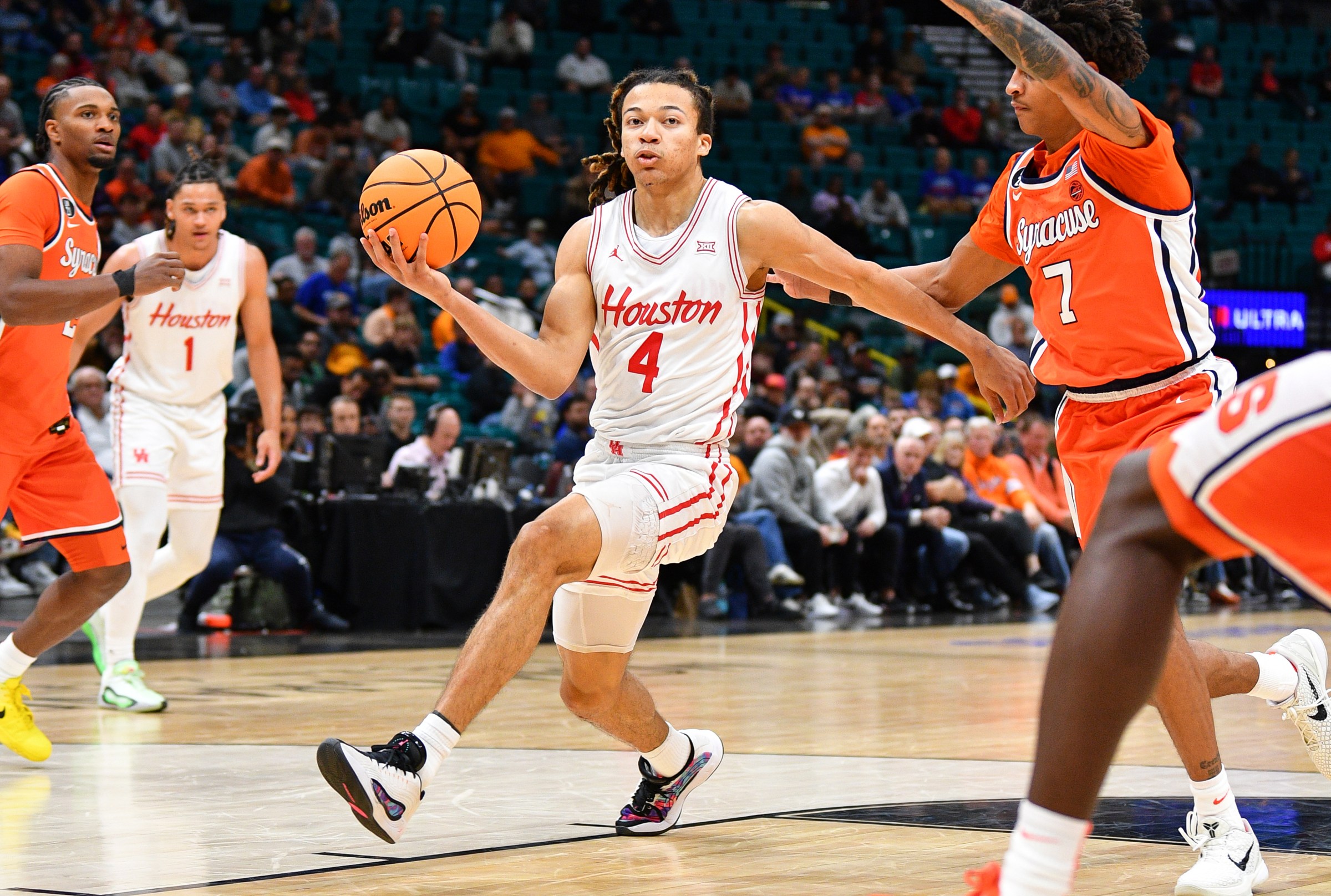 LAS VEGAS, NV – NOVEMBER 24: Houston Cougars guard Kingston Flemings drives against the Syracuse Orange. (Photo by Brian Rothmuller/Icon Sportswire via Getty Images)