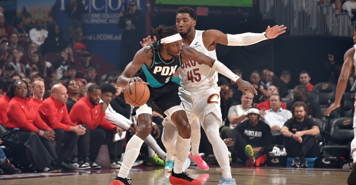 Blazers Surprise Cavaliers with Doughty Win