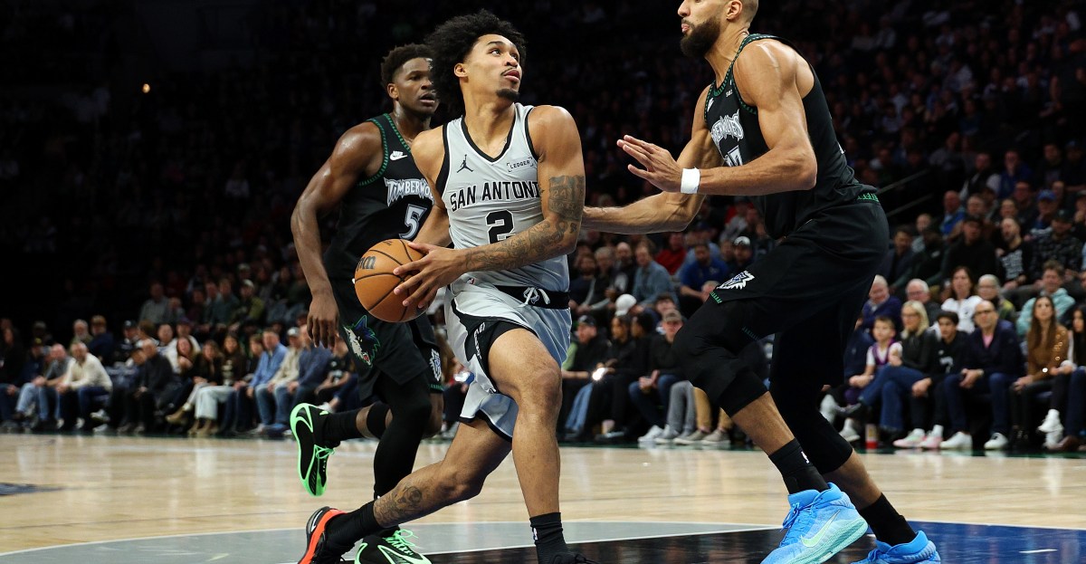 Spurs hot streak goes cold late in loss to Timberwolves