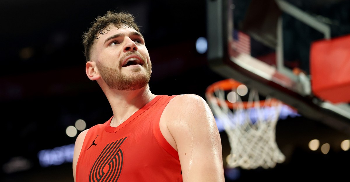 Portland Trail Blazers Center Donovan Clingan Questionable v. Grizzlies