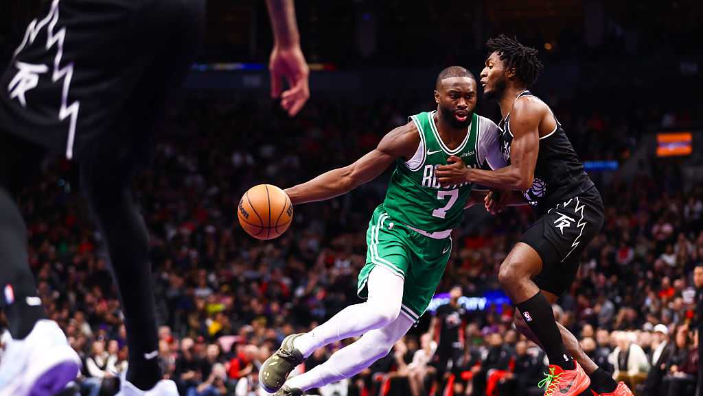 Brown scores 30 as Celtics blow 23-point lead, hold on to beat Raptors 121-113