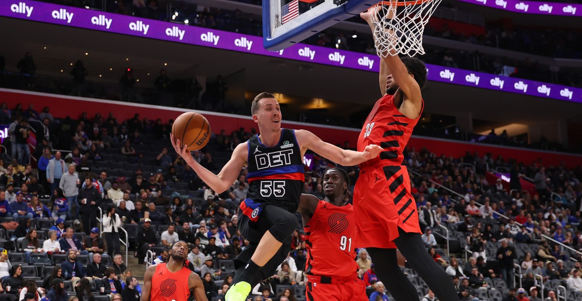 Blazers Grind Out Another Good Game in Detroit