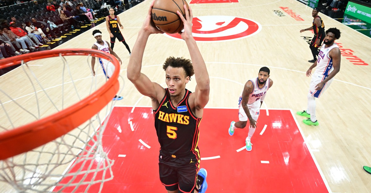 Hawks rely on fast start and balanced effort to edge 76ers