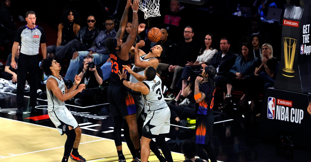 Knicks 124, Spurs 113: Mitch, Clarkson, and Kolek earn their bonuses in NBA Cup win