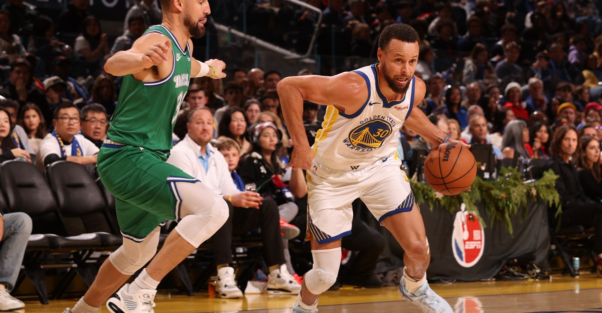 Film breakdown: Steph Curry’s gravity in Warriors’ 126-116 Christmas win over Klay Thompson and the Mavericks