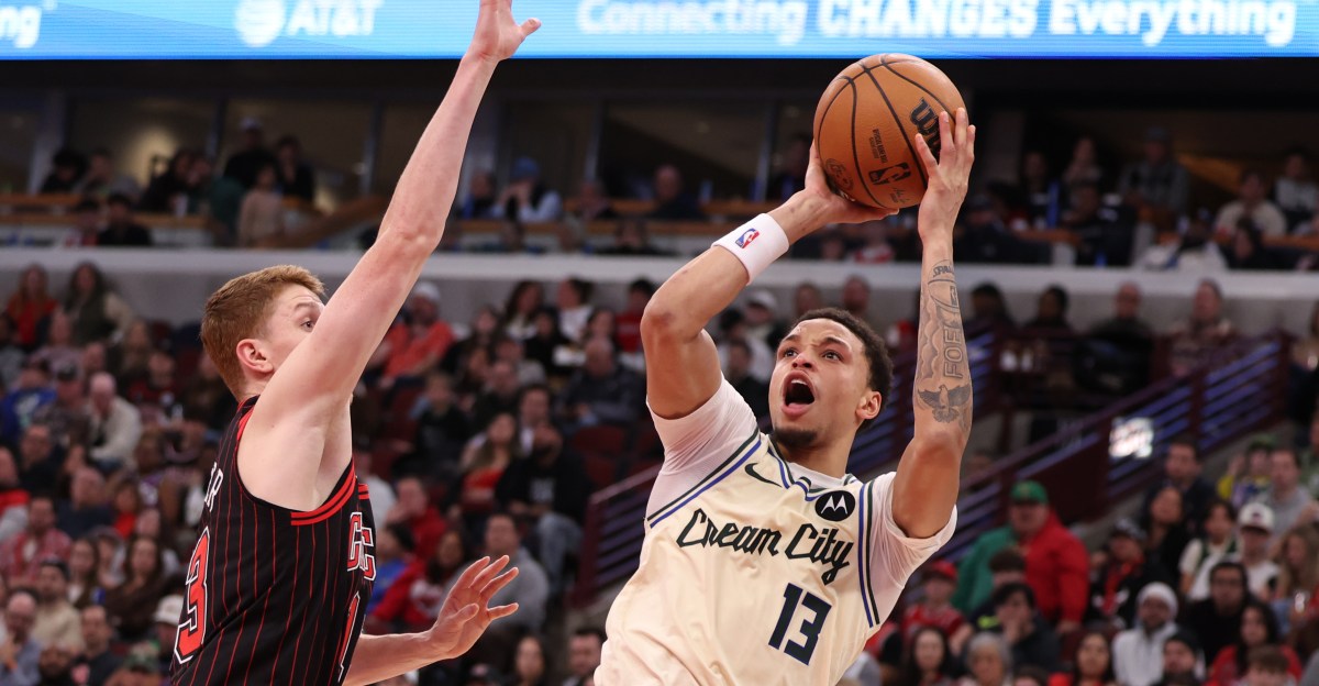 Player Grades for Giannis Antetokounmpo, Ryan Rollins in Bucks’ win vs. Bulls