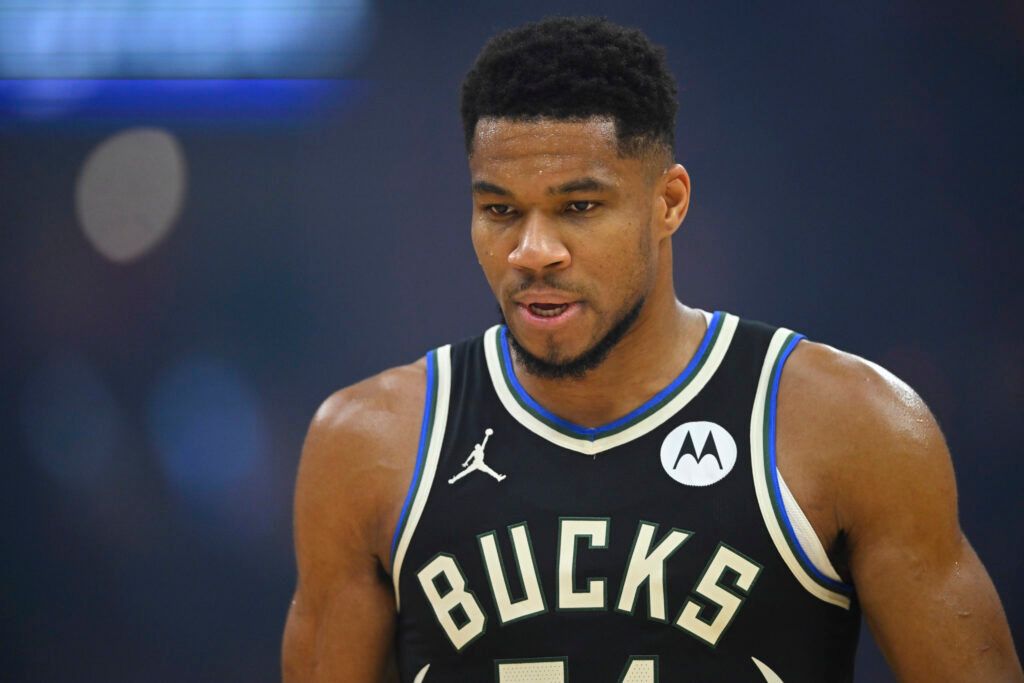 Giannis Antetokounmpo Makes Cryptic Decision As Bucks’ Dreadful Season Continues