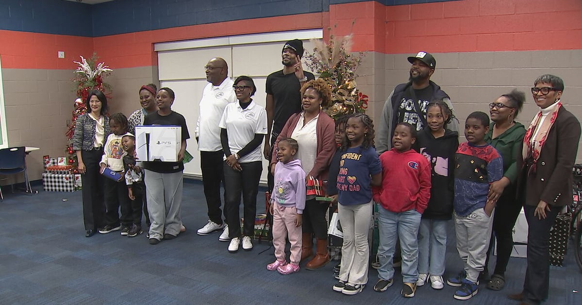 Charlotte Hornet, Boys and Girls Club surprise families in Concord – WSOC TV