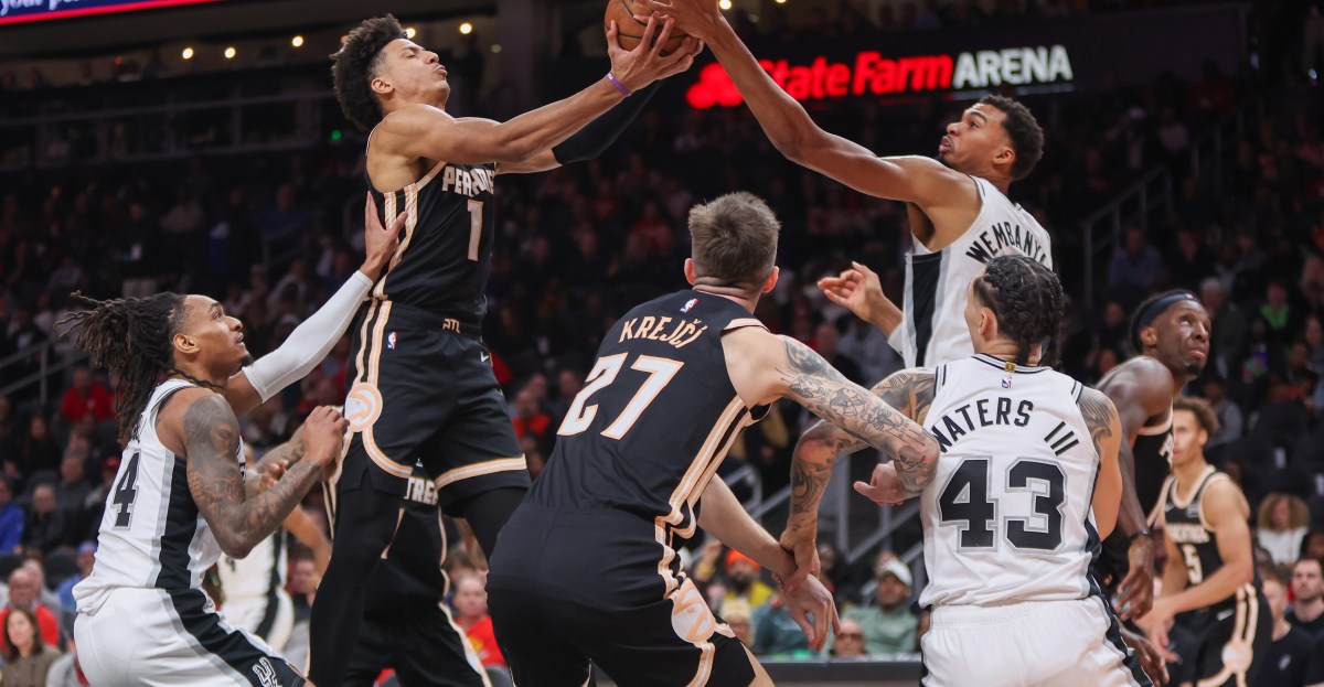 Hawks can’t find rhythm, lose 126-98 to Spurs