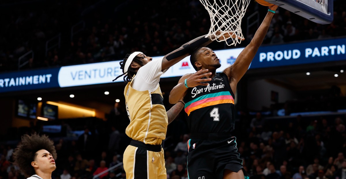 Highlights: De’Aaron Fox’s 27 leads Spurs in season sweep of Wizards