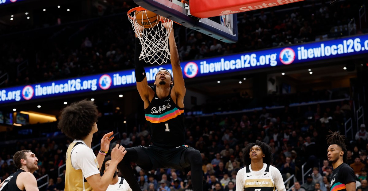 Spurs take care of business against shorthanded Wizards