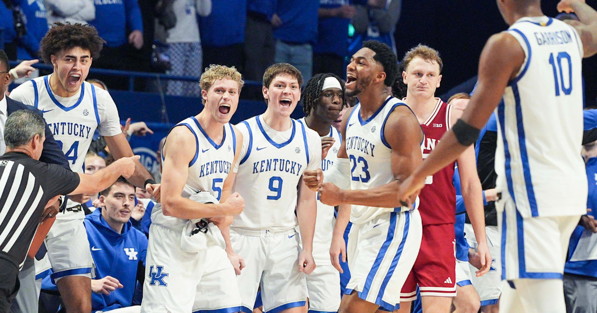 Dec 18, 2025; Kansas City, MO, USA; Kentucky Wildcats outside hitter Eva Hudson (7) celebrates with her teammates after scoring a point in a 2025 NCAA Women’s Volleyball Championship semifinal match at T-Mobile Center. Mandatory Credit: Kylie Graham-Imagn Images
