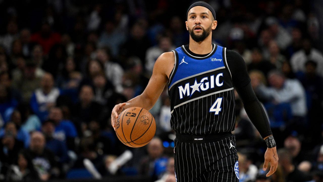 An MRI on Magic guard Jalen Suggs Monday confirmed that he has a left hip contusion, the Magic announced Monday. (AP Photo/Phelan M. Ebenhack)
