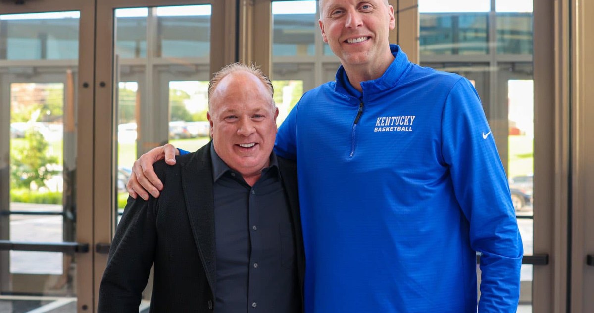UK Wildcats News: Mark Stoops Out and Kentucky in the college basketball rankings