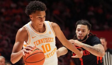 Tennessee vs. Louisville prediction, odds: 2025 college basketball picks from proven model