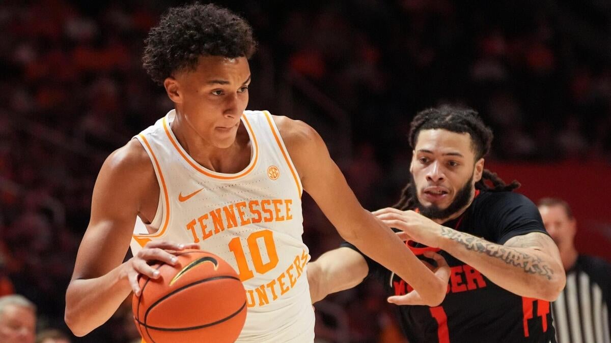 Tennessee vs. Louisville prediction, odds: 2025 college basketball picks from proven model