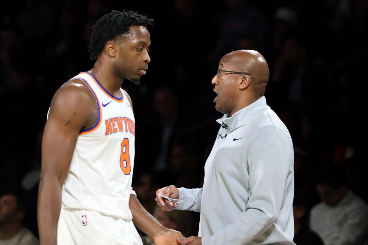 Breaking down Knicks-Spurs —where Mike Brown's biggest decision lies