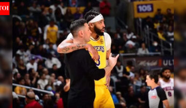 Anthony Davis delivers heartfelt 3-word message to JJ Redick after emotional showdown vs Los Angeles Lakers | NBA News