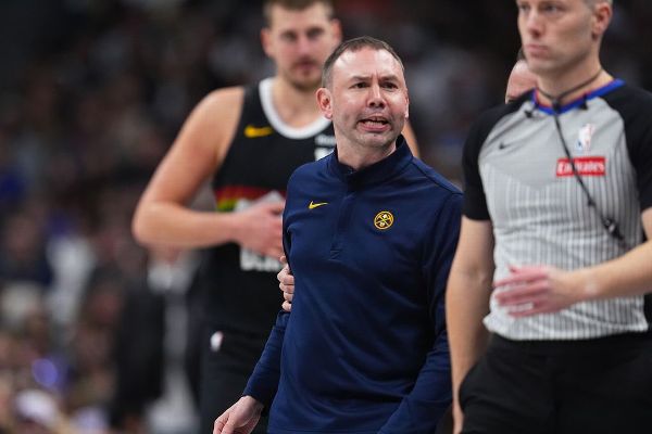 David Adelman tossed as Nuggets, Rockets get chippy