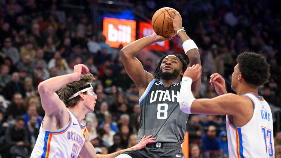 NBA: Thunder roll over Jazz for 15th straight victory