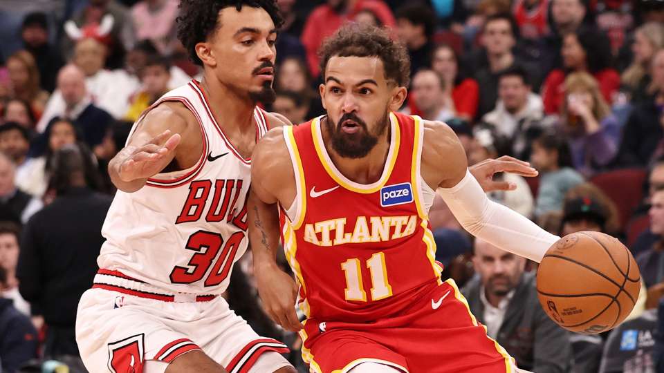 Hawks' Young set to return from sprained MCL