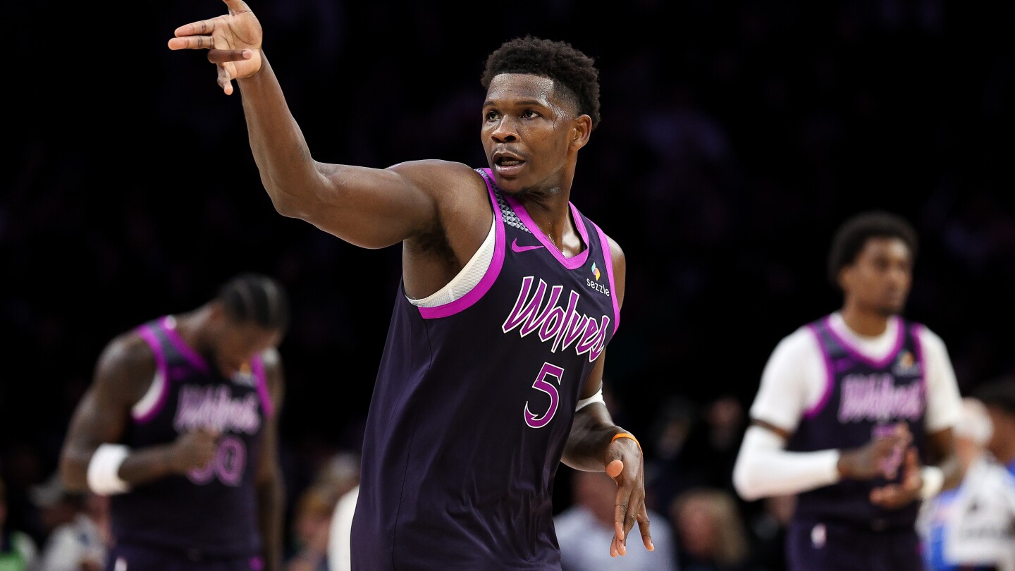 Edwards returns from injury absence to lead Timberwolves with strong finish